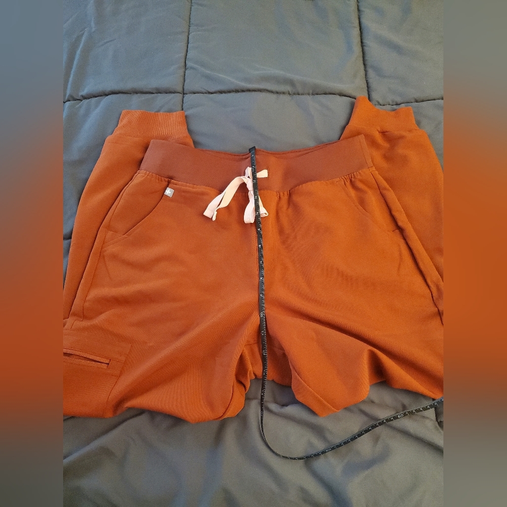 Figs zamora scrub joggers, size P-M